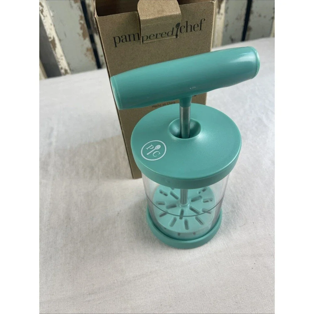Pampered Chef 1461 - Whipped Cream Maker - Teal